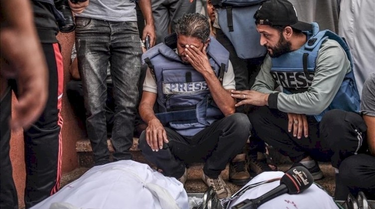 استشهاد صحفيين واعتقال ثالث في قطاع غزة