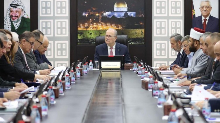 الحكومة: الاقتطاعات الجديدة من المقاصة جزء من الحرب على الفلسطينيين