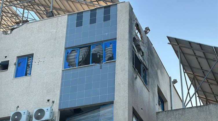 بالفيديو: الاحتلال يقصف مستشفى "المعمداني" بمدينة غزة