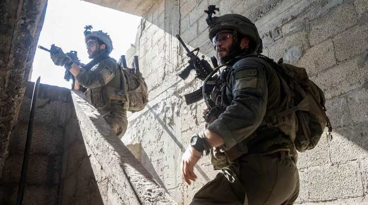 قوة إسرائيلية خاصة تختطف شقيقين من وسط قطاع غزة