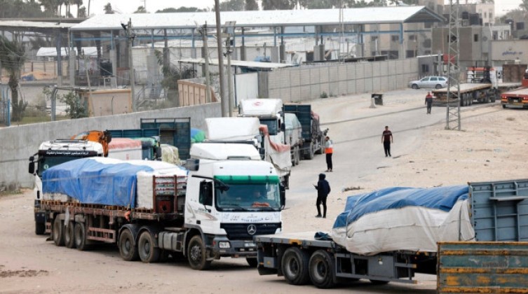 غزة: مقتل شخصين وإصابة العشرات برصاص حراس الغذاء العالمي