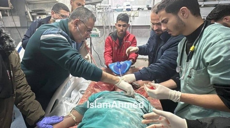 إصابة طبيب بعد تفجير الاحتلال "ربوتا" أمام مستشفى كمال عدوان