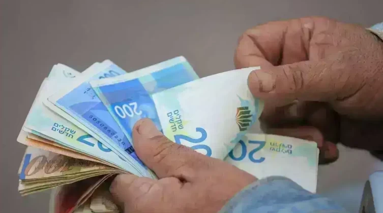 أسعار صرف العملات مقابل الشيكل اليوم الأحد