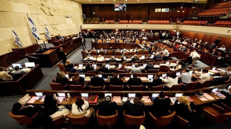 الكنيست الإسرائيلي يمدد حالة الطوارئ لعام آخر