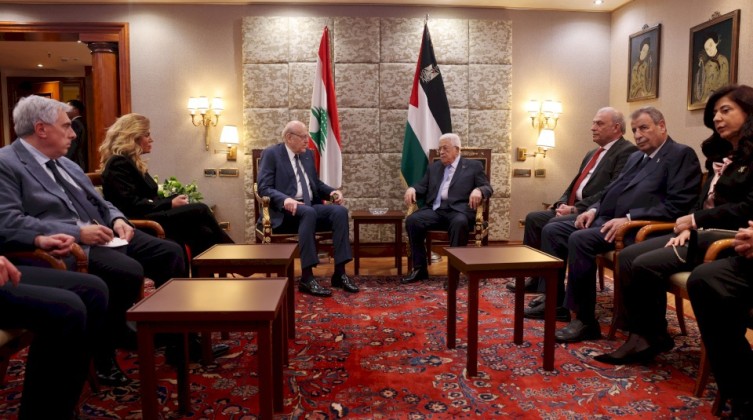 تفاصيل لقاء الرئيس عباس مع رئيس وزراء لبنان