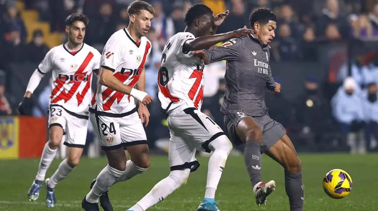 ريال مدريد يسقط في فخ رايو فايكانو ويفرط في صدارة الليغا