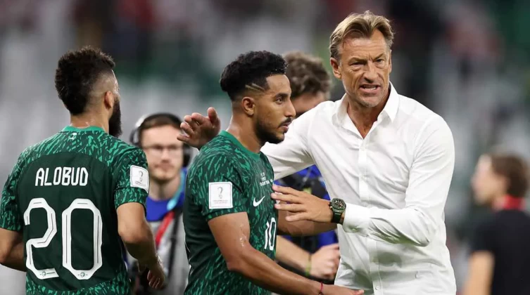 رينارد يكشف موقف سالم الدوسري من مباريات "خليجي 26"