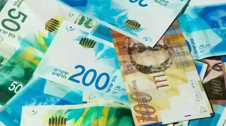 أسعار صرف العملات مقابل الشيكل اليوم الاثنين