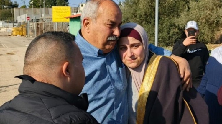 الاحتلال يفرج عن الصحفية رشا حرز الله
