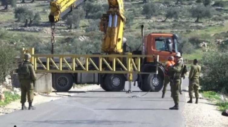 الاحتلال يشدد إجراءاته العسكرية على حاجز الحمرا بالأغوار الشمالية