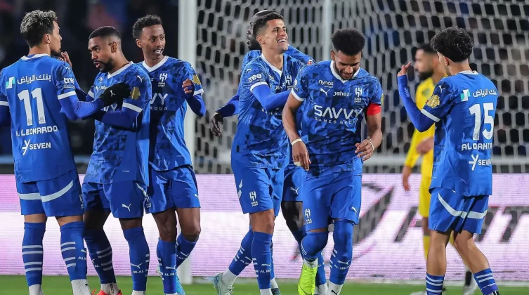 الهلال يحسم تجديد عقد نجم الفريق