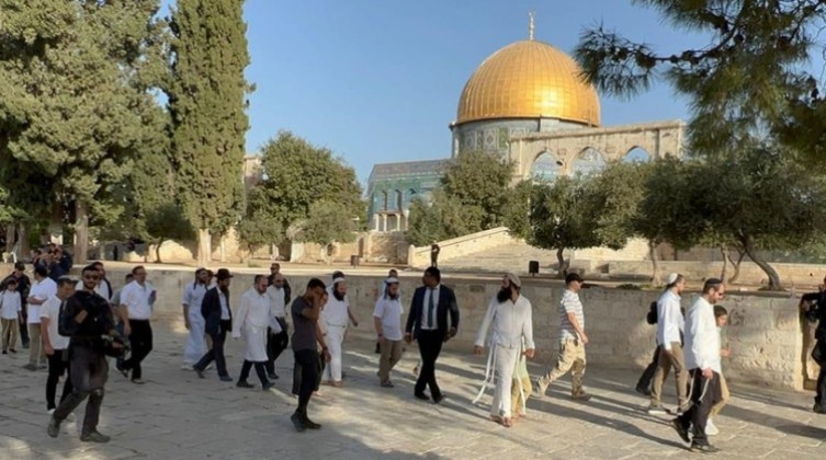 مستوطنون يواصلون اقتحام المسجد الأقصى