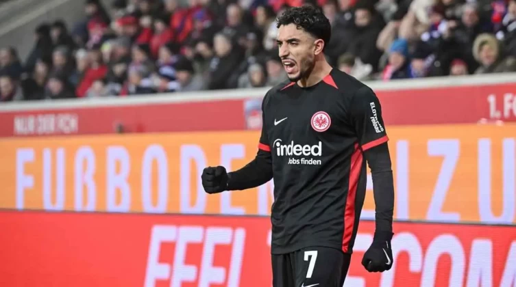 أحدث تطورات انتقال عمر مرموش إلى مانشستر سيتي