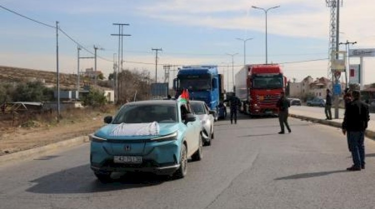 100 شاحنة مساعدات أردنية تبدأ بتفريغ حمولتها في غزة