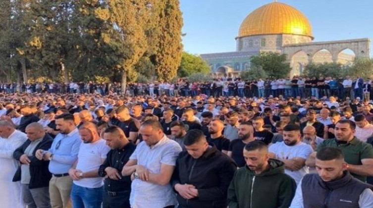 60 ألف مصل أدؤ صلاة الجمعة في المسجد الأقصى المبارك