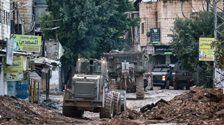 بالفيديو: مأساة غزة تتكرر.. نزوح جماعي من مخيم جنين إلى "واد برقين