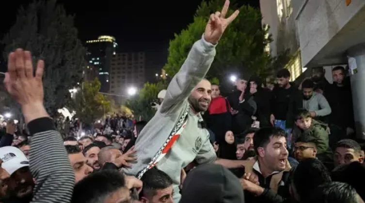 تعرف على أبرز الأسرى المحررين في الدفعة الثالثة من صفقة التبادل