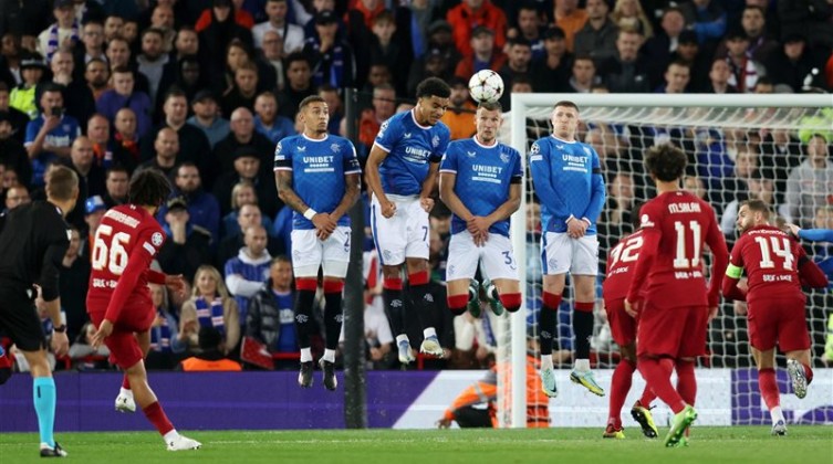 ريال مدريد يضع خطة لضم نجم ليفربول مجانًا