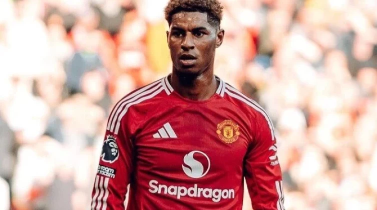 تقارير: ميلان يسعى للتعاقد مع لاعب مانشستر يونايتد