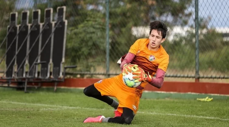 حارس ليفربول ينتقل إلى فلومينيسي في صفقة رسمية