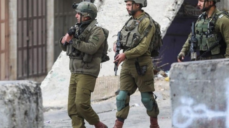 الاحتلال يقتحم منزل الشهيد جعفر دبابسة شرق نابلس