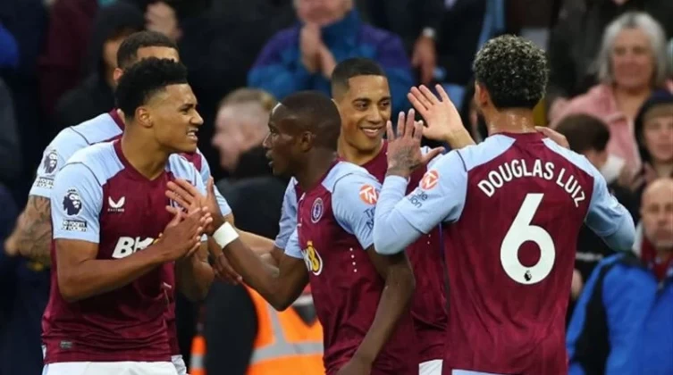 كرستال بالاس يكتسح أستون فيلا برباعية في الدوري الإنجليزي