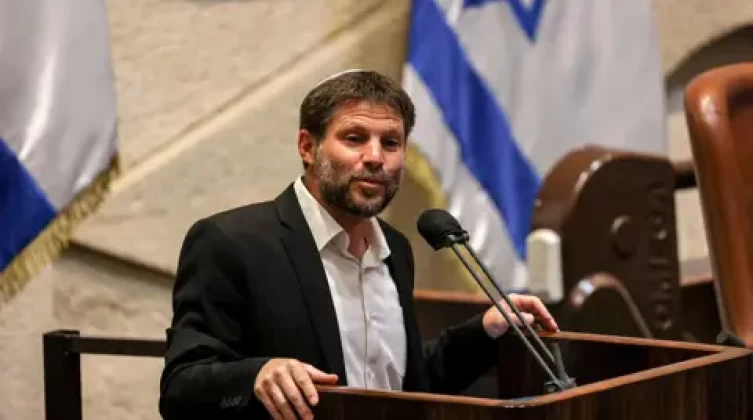 سموتريتش يهدد حماس بإنذار نهائي لتسليم الرهائن قبل السبت.