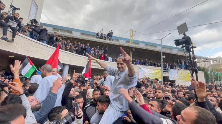 قوات الاحتلال الإسرائيلي تفرج عن دفعة جديدة من الأسرى الفلسطينيين