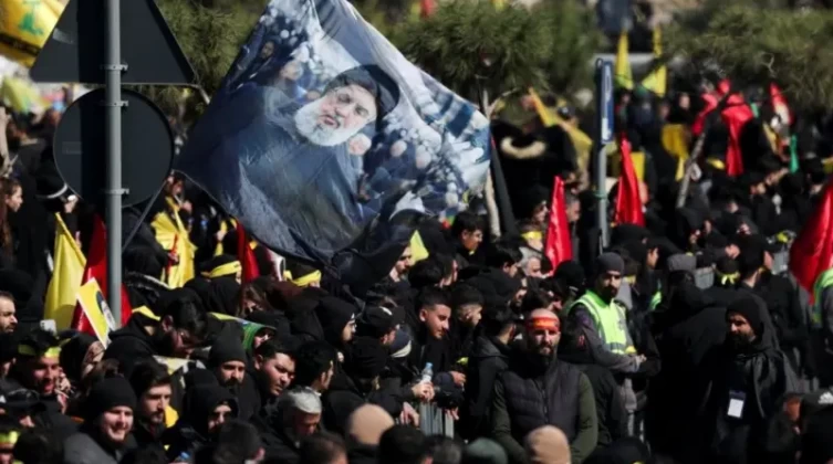 وفد من حركة حماس يشارك في تشييع جثماني نصر الله وصفي الدين في بيروت