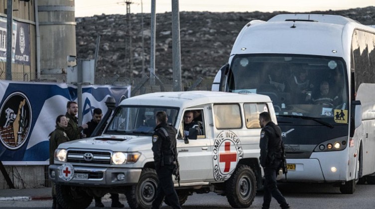 أسماء الأسرى الفلسطينيين المقرر الإفراج عنهم اليوم في صفقة التبادل