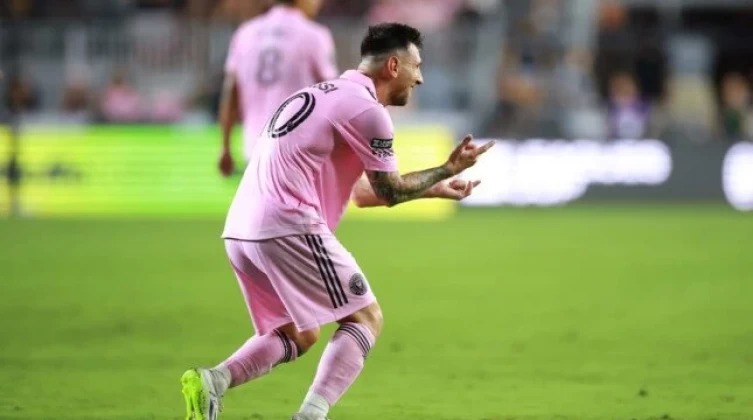 ميسي يقود إنتر ميامي لتعادل مثير في أولى جولات الدوري الأمريكي