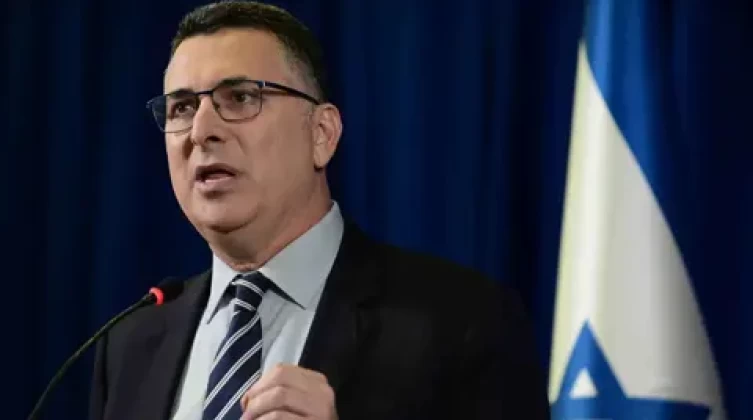 ساعر: الحكومة السورية الجديدة "جماعة إرهابية" استولت على دمشق بالقوة