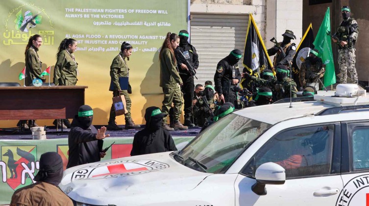 قيادي بحماس: المرحلة الثانية من صفقة التبادل ستشمل أسرى من حزب الله