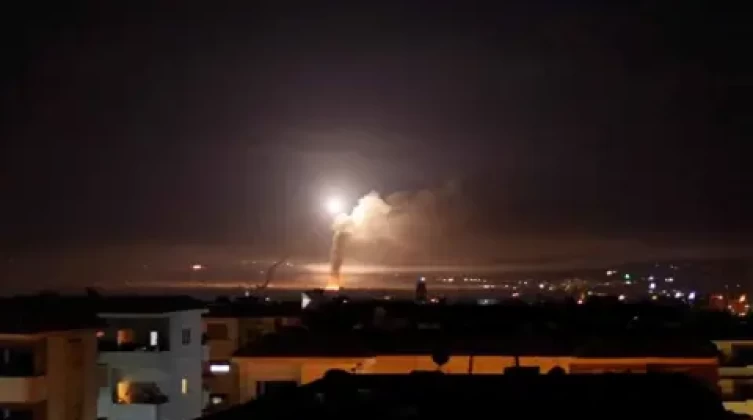 المرصد السوري: 4 قتلى في الغارات الإسرائيلية بمحيط دمشق ودرعا