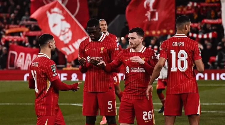تقارير تكشف آخر تطورات تجديد عقود ثلاثي ليفربول