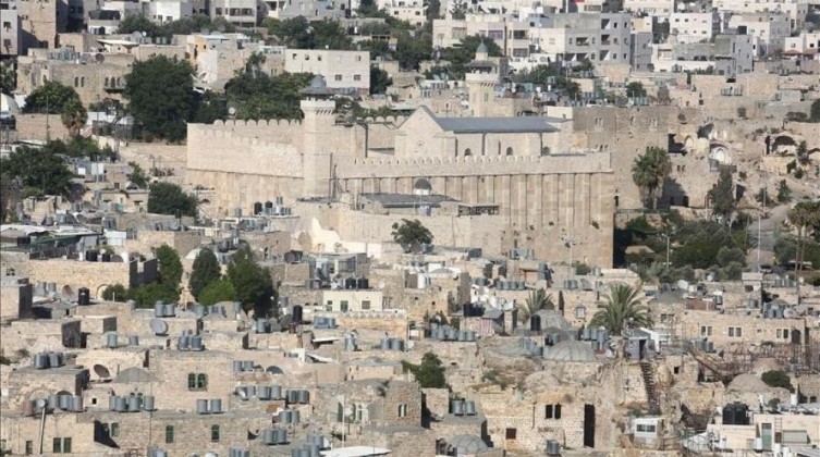 الاحتلال يرفض فتح المسجد الإبراهيمي كاملا أمام المسلمين بعيد الفطر