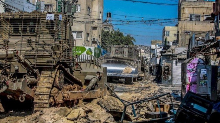 الاحتلال يواصل عدوانه على مخيم جنين ويدمر 600 منزلا