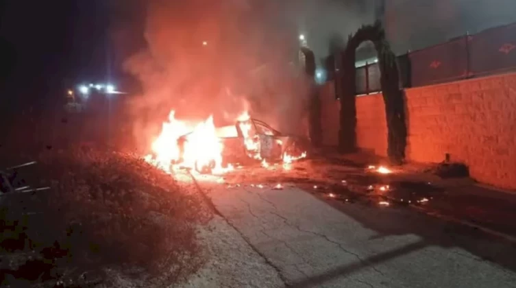 مستوطنون يحرقون ممتلكات ومركبات المواطنين جنوب نابلس