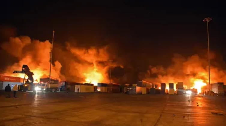 سوريا.. غارات إسرائيلية عنيفة تستهدف الميناء الأبيض