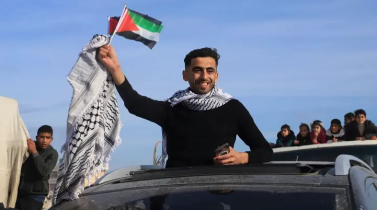 أبو ردينة والشيخ يعقبان على تصريحات ترامب الأخيرة