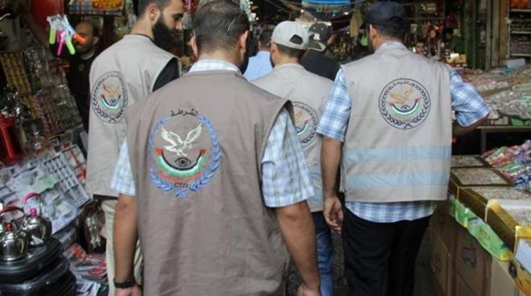 الشرطة تدعو سكان غزة للابلاغ عن حالات الاحتكار