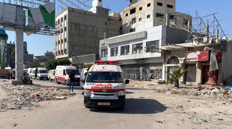 الدفعة 37 من الجرحى والمرضى تغادر غزة عبر معبر رفح البري