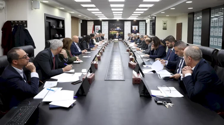 مجلس الوزراء الفلسطيني يناقش مشروع موازنة "تقشفية" لعام 2025