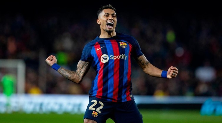 بالفيديو: رافينيا يقود برشلونة للفوز على بنفيكا بدوري الأبطال