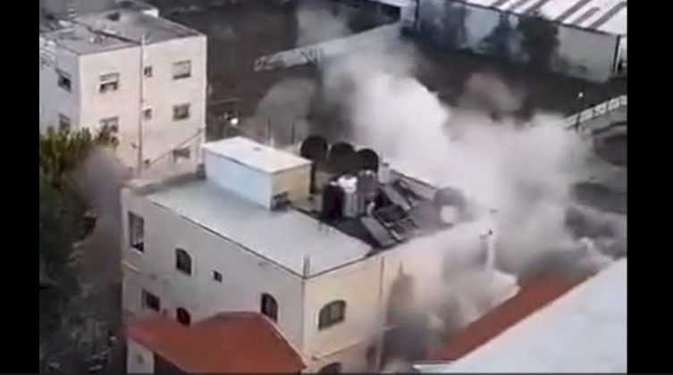 الاحتلال يفجر منزل أسير في الخليل