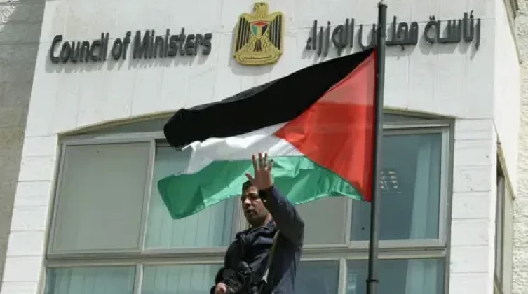 حماس تعلق على استحداث منصب نائب الرئيس في السلطة