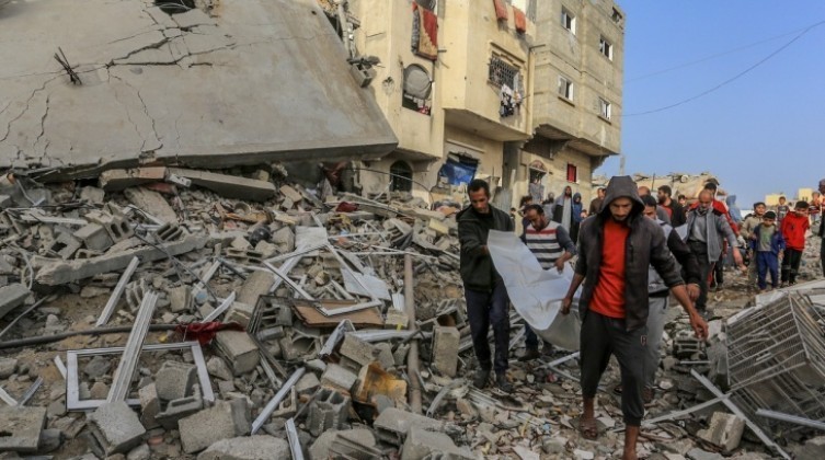 34 يومًا لاستئناف العدوان.. شهداء ومصابون في غارات إسرائيلية على القطاع