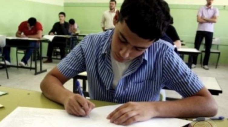 تأجيل امتحان الثانوية العامة لطلبة 2006 في قطاع غزة
