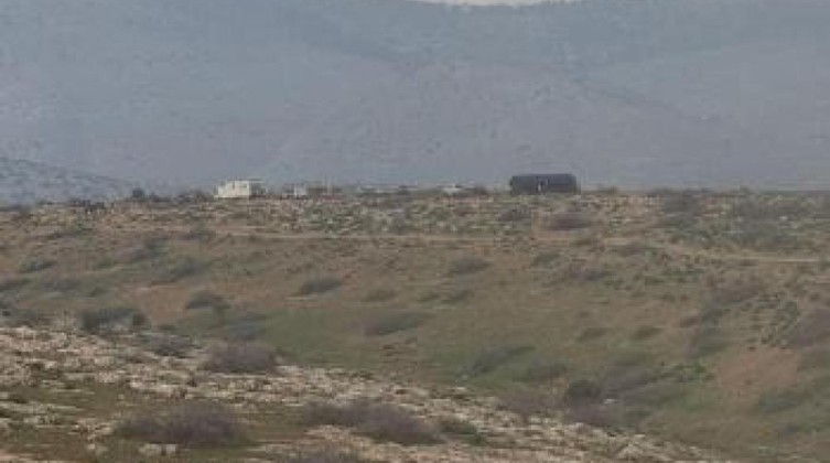 الاحتلال يُقيم بؤرة استيطانية بين المغير وترمسعيا برام الله
