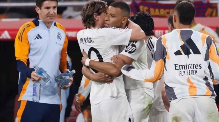 يال مدريد يعرض رقم 10 على هذا اللاعب